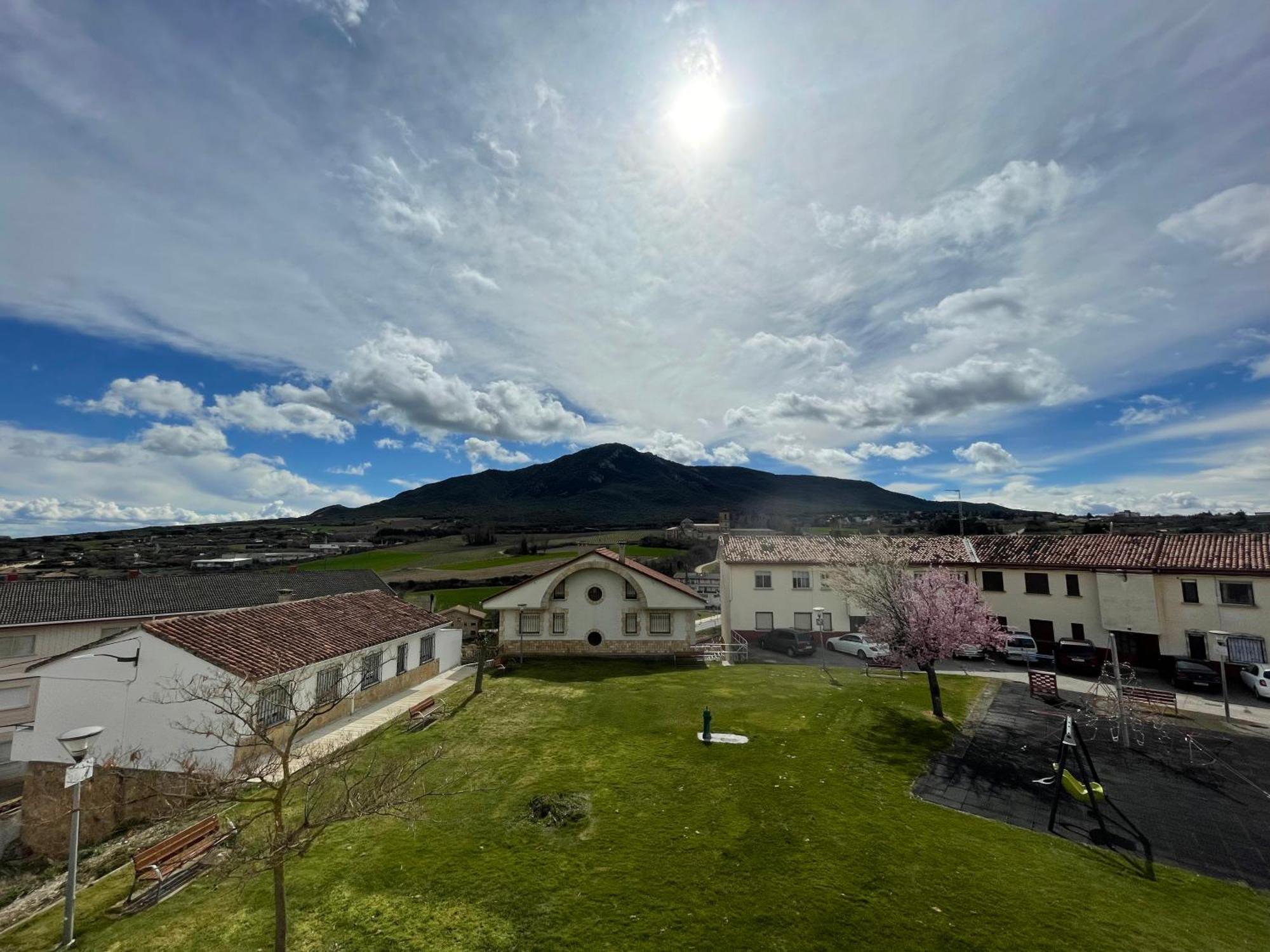 Apartamentos Montejurra アイェグイ エクステリア 写真