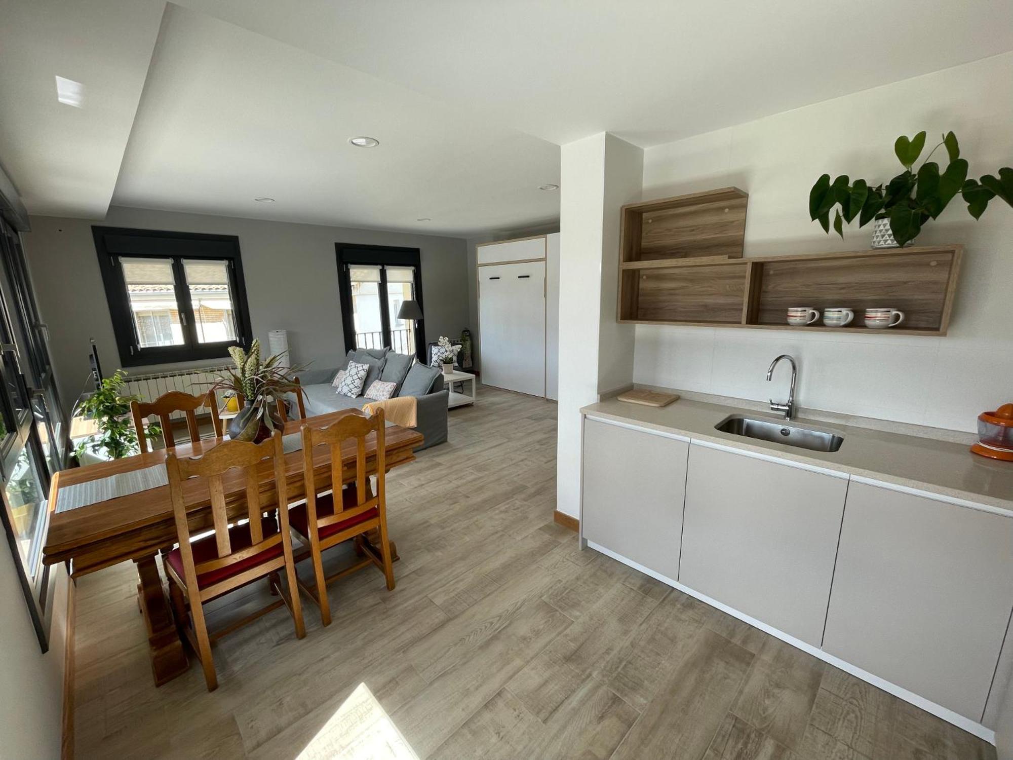 Apartamentos Montejurra アイェグイ エクステリア 写真